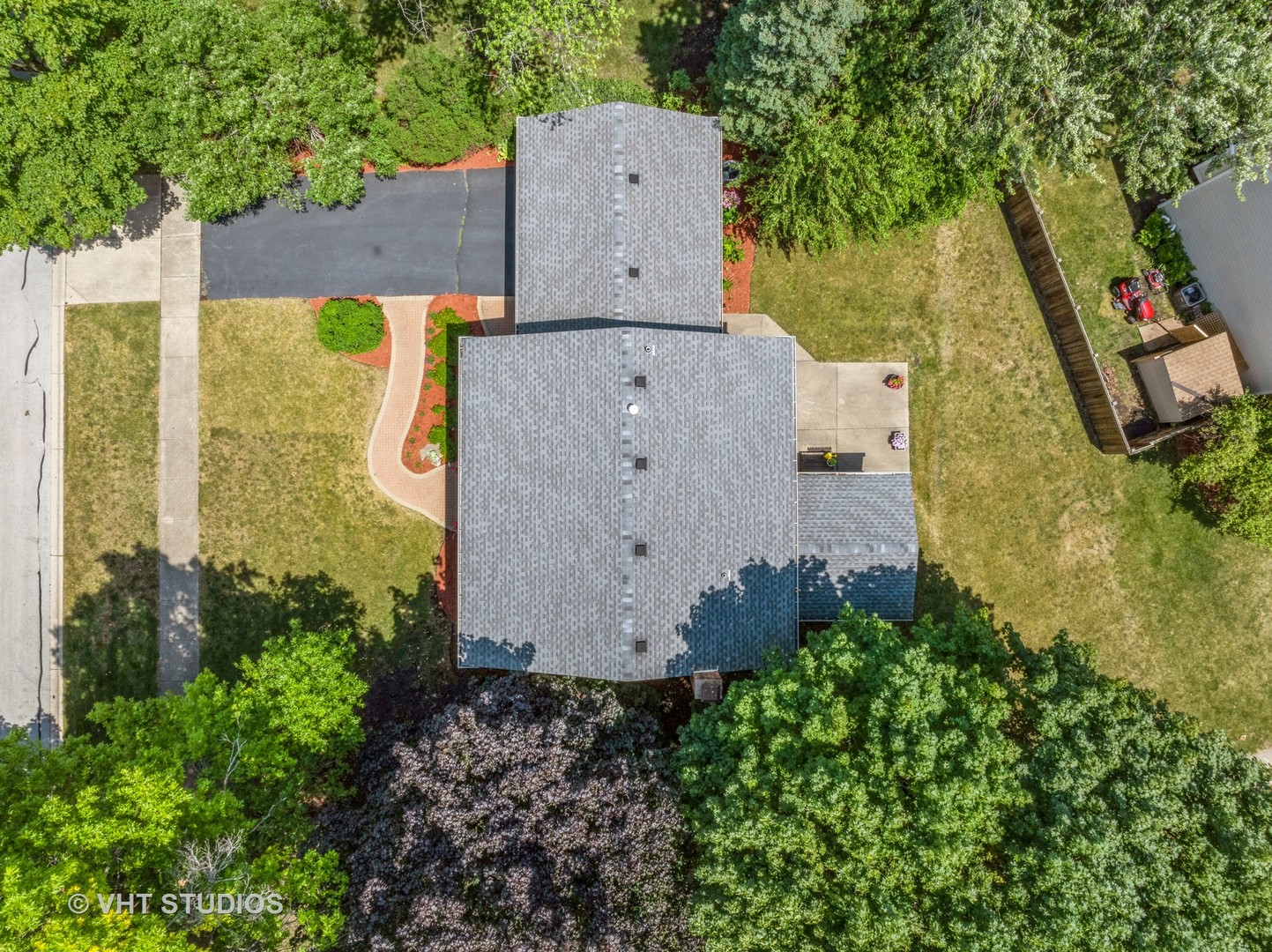 313 Ambleside Drive Roselle, IL 60172 - Photo 37 of 46 an aerial view of a house