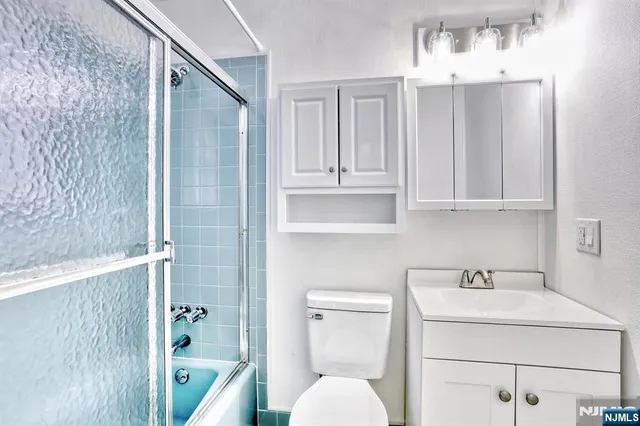 $549,900 | 16-3 Tamaron Drive, Waldwick, NJ 07463