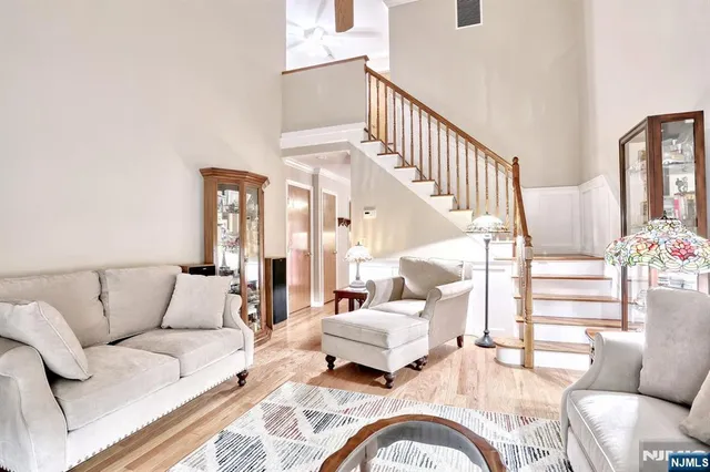 $549,900 | 16-3 Tamaron Drive, Waldwick, NJ 07463