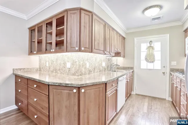 $549,900 | 16-3 Tamaron Drive, Waldwick, NJ 07463