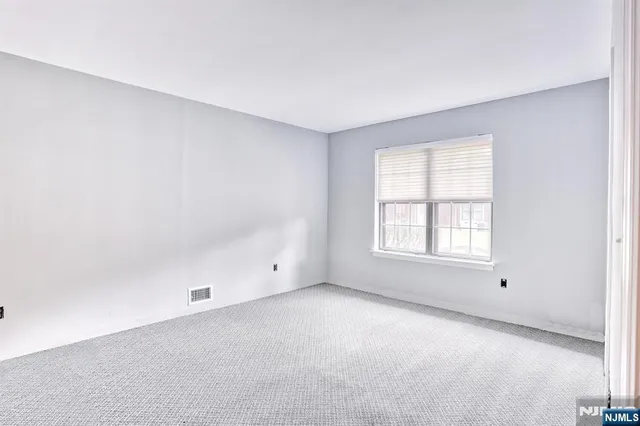 $549,900 | 16-3 Tamaron Drive, Waldwick, NJ 07463