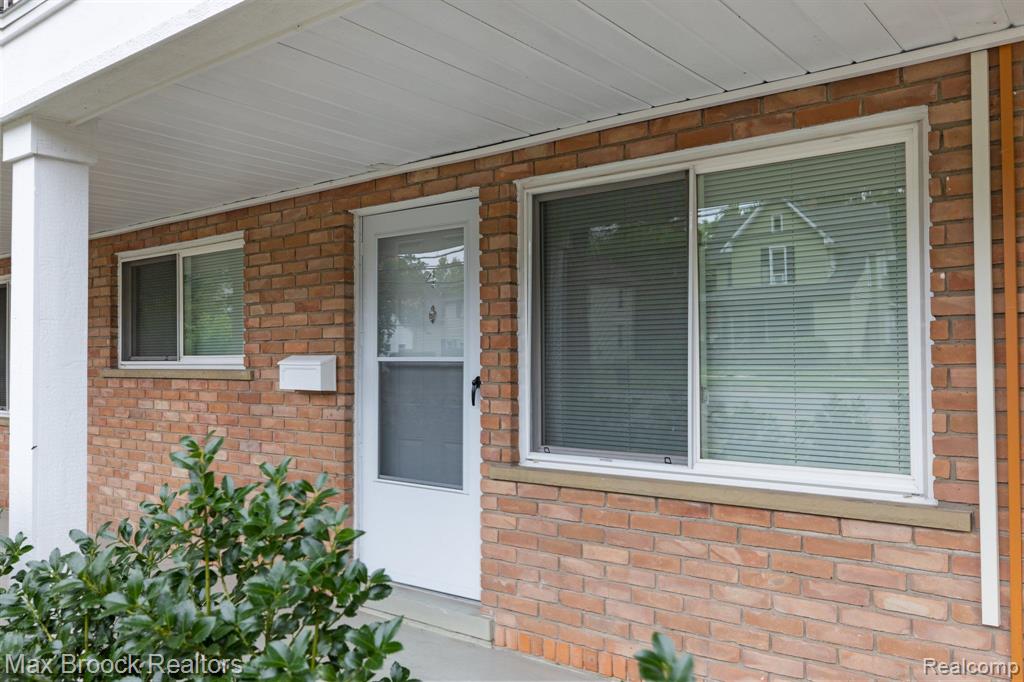 233 1st Street, Unit 4 Rochester, MI 48307 - Photo 1 of 8