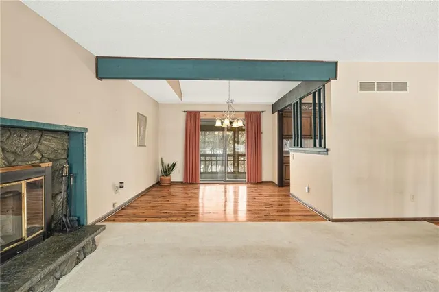 $345,000 | 917 Northwest Valley Lane, Riverside, MO 64150