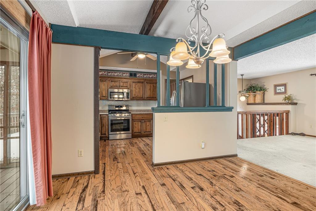 917 Northwest Valley Lane Riverside, MO 64150 - Photo 9 of 39