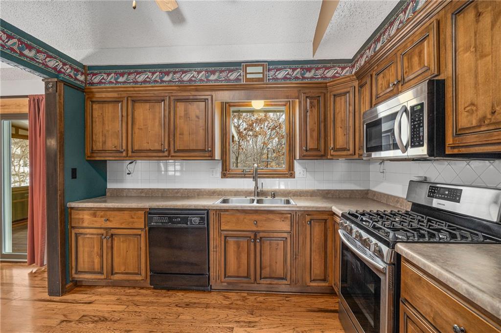 917 Northwest Valley Lane Riverside, MO 64150 - Photo 10 of 39