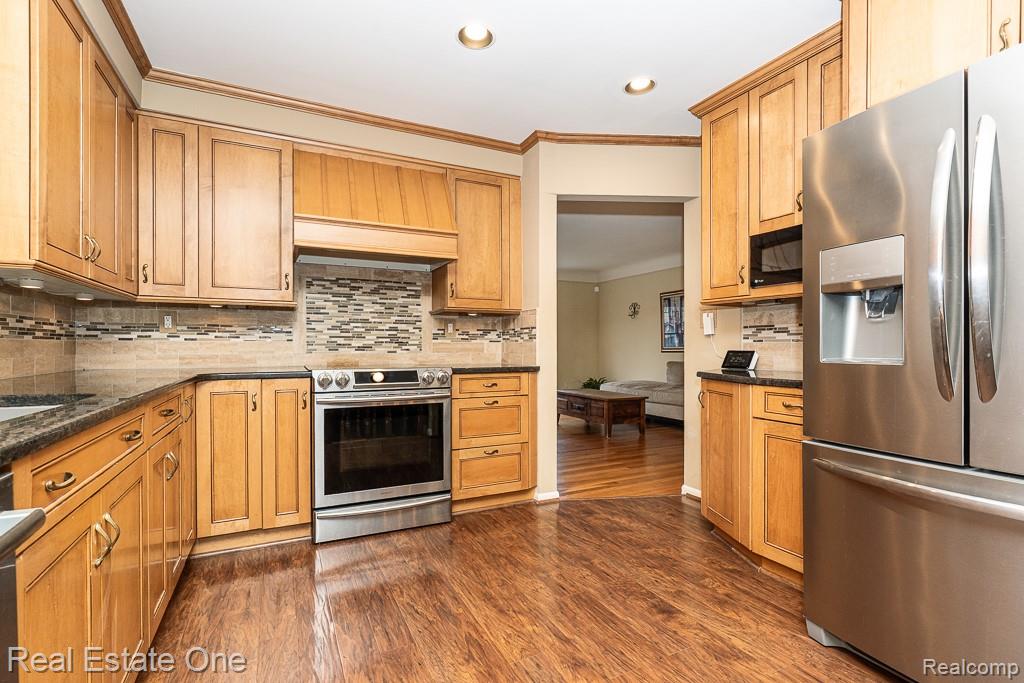 354 Reitman Court Rochester Hills, MI 48307 - Photo 7 of 46 Gallery Image 7