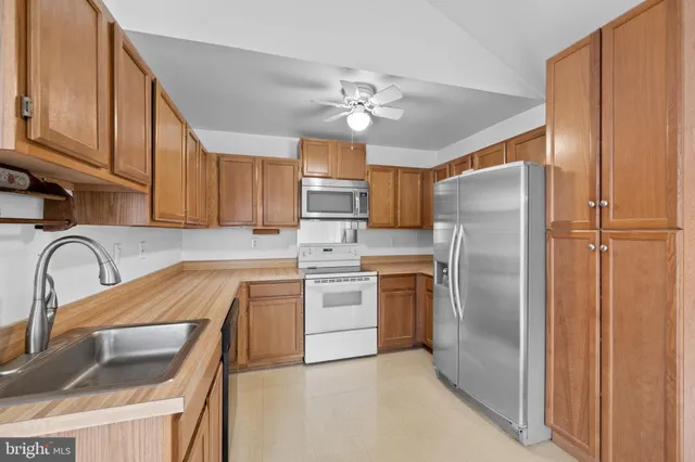 $520,000 | 6804 Zook Place, Riverdale, MD 20737