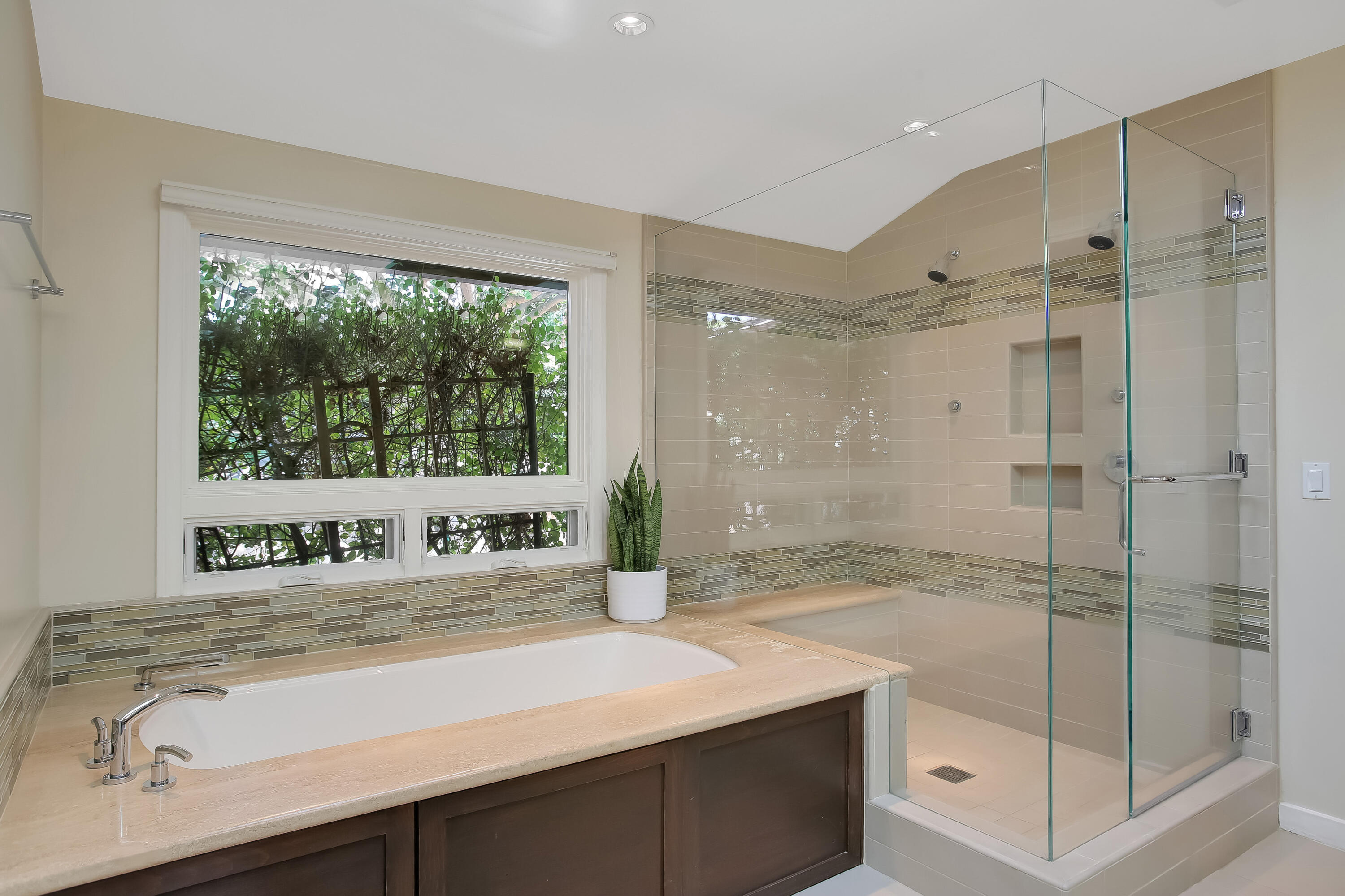 725 North Ontare Road Santa Barbara, CA 93105 - Photo 17 of 35 Primary Bathroom