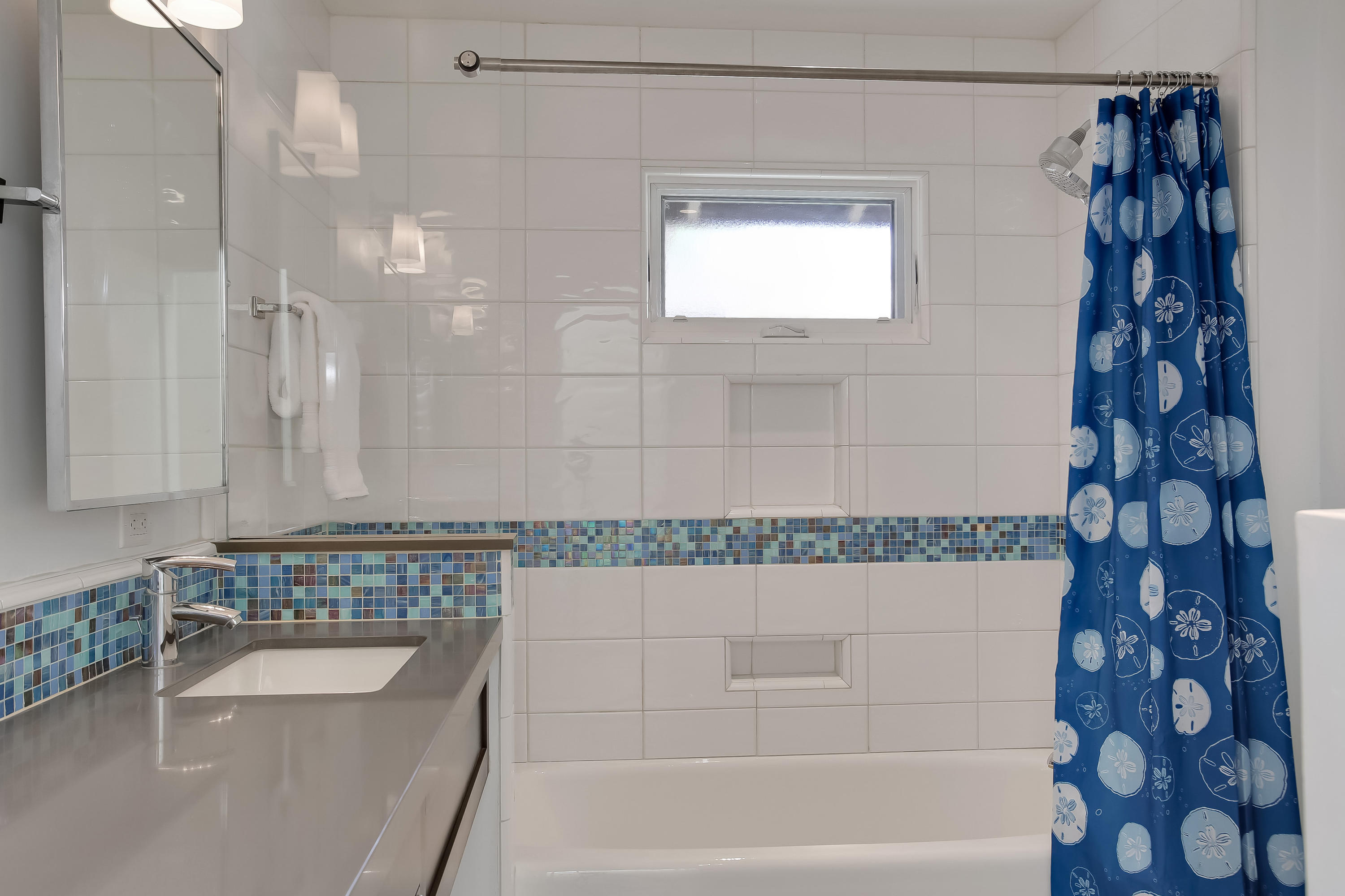 725 North Ontare Road Santa Barbara, CA 93105 - Photo 23 of 35 Bathroom 3