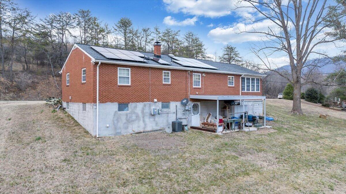 378 Archway Road Blue Ridge, VA 24064 - Photo 33 of 47 38-DJI_20260306064519_0180_D
