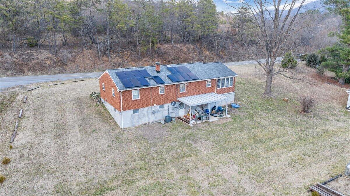 378 Archway Road Blue Ridge, VA 24064 - Photo 34 of 47 39-DJI_20260306064511_0179_D