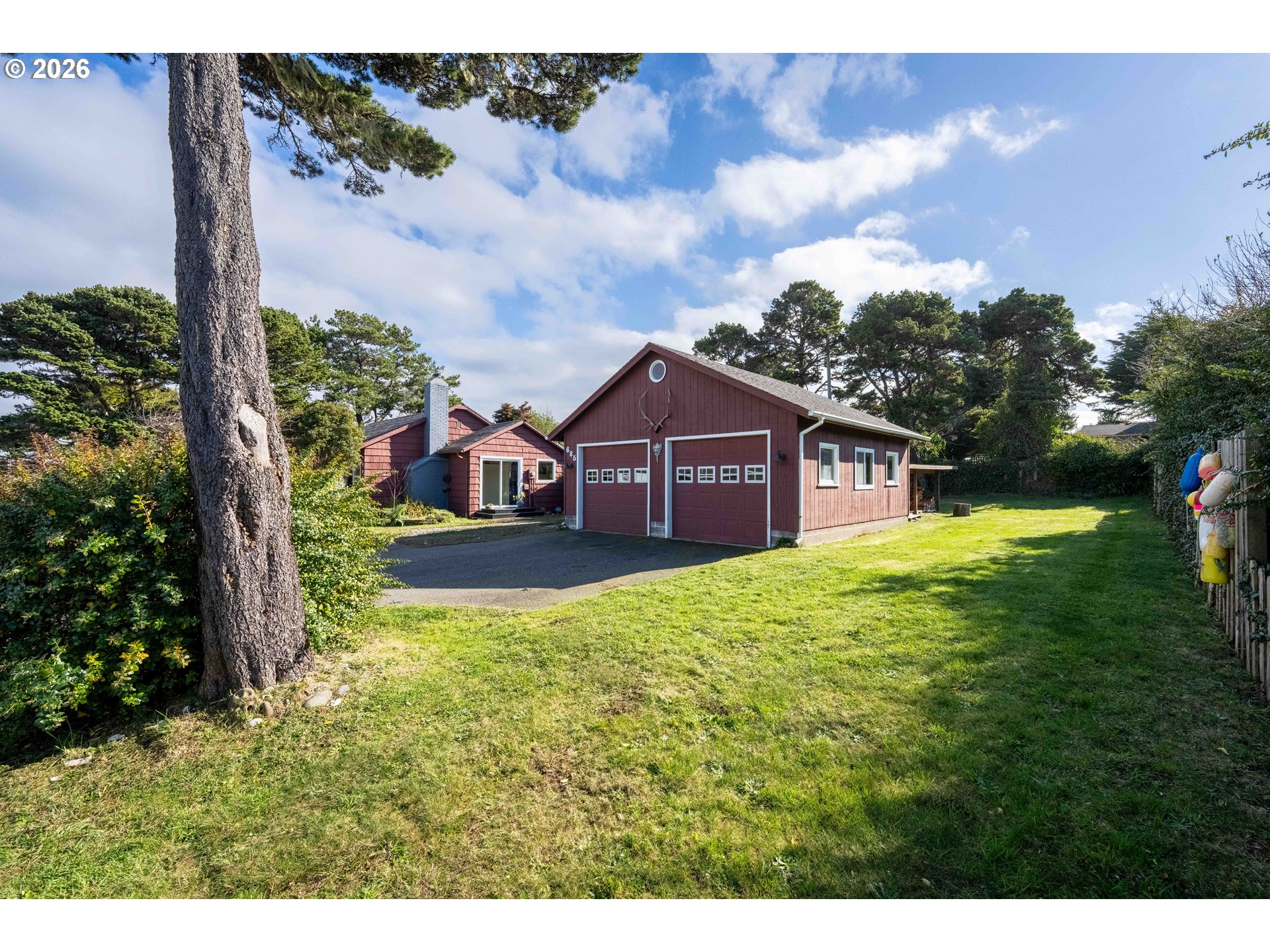 685 10th Street Southwest Bandon, OR 97411 - Photo 32 of 40