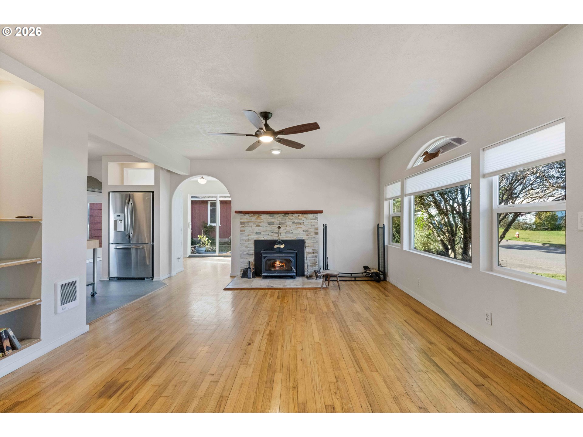 685 10th Street Southwest Bandon, OR 97411 - Photo 5 of 40