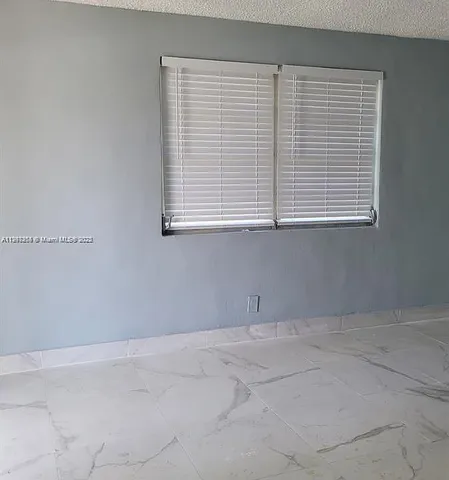 $2,000 | 935 West 5th Street, Riviera Beach, FL 33404