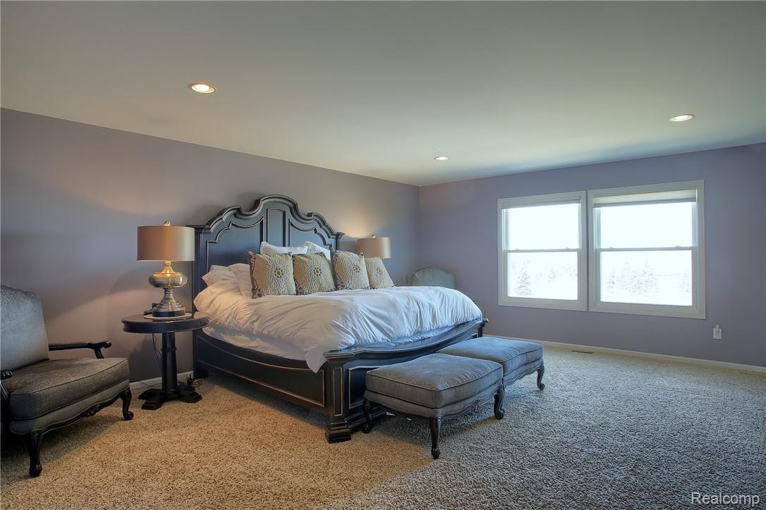 180 Londonderry Lane Rochester, MI 48306 - Photo 22 of 43 23.jpg