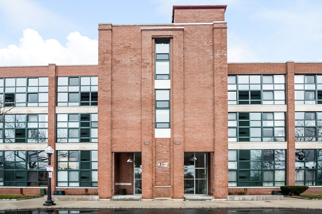 42 8th Street, Unit 4106 Boston, MA 02129 - Photo 16 of 17 front view of a building