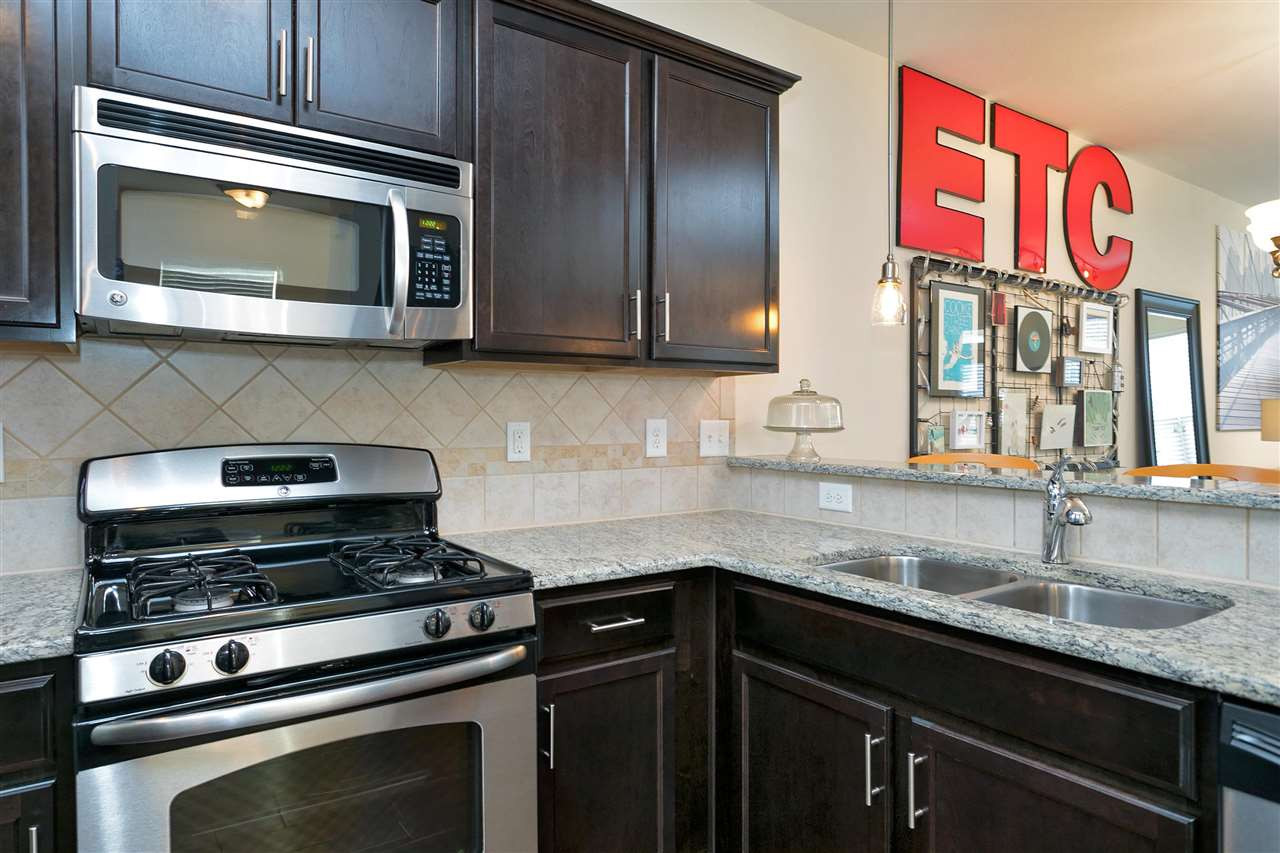 1412 Crafton Way Raleigh, NC 27607 - Photo 10 of 25 Kitchen