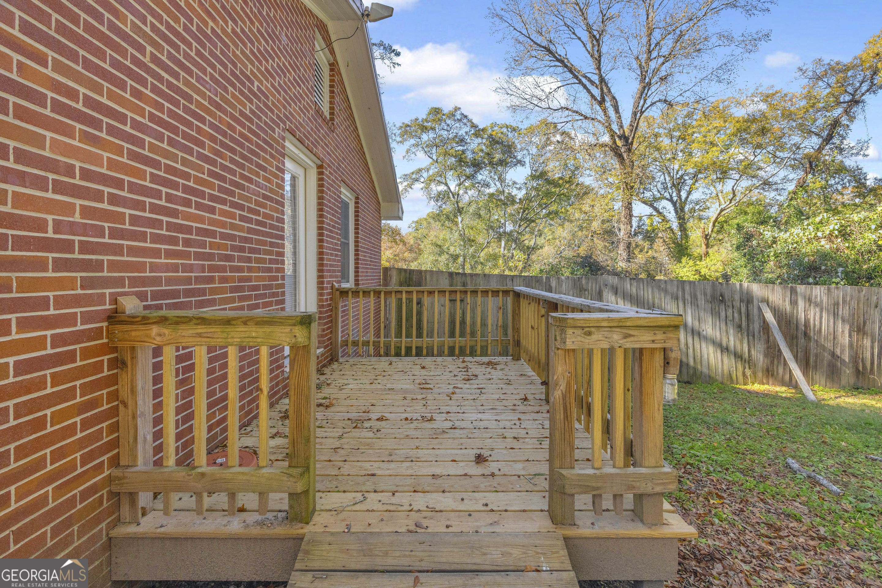 62 Oak Street Elberton, GA 30635 - Photo 41 of 48 a view of brick wall of the building