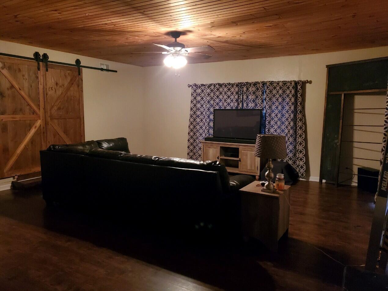 67296 Blue School Road Constantine, MI 49042 - Photo 3 of 12 20211016_183252