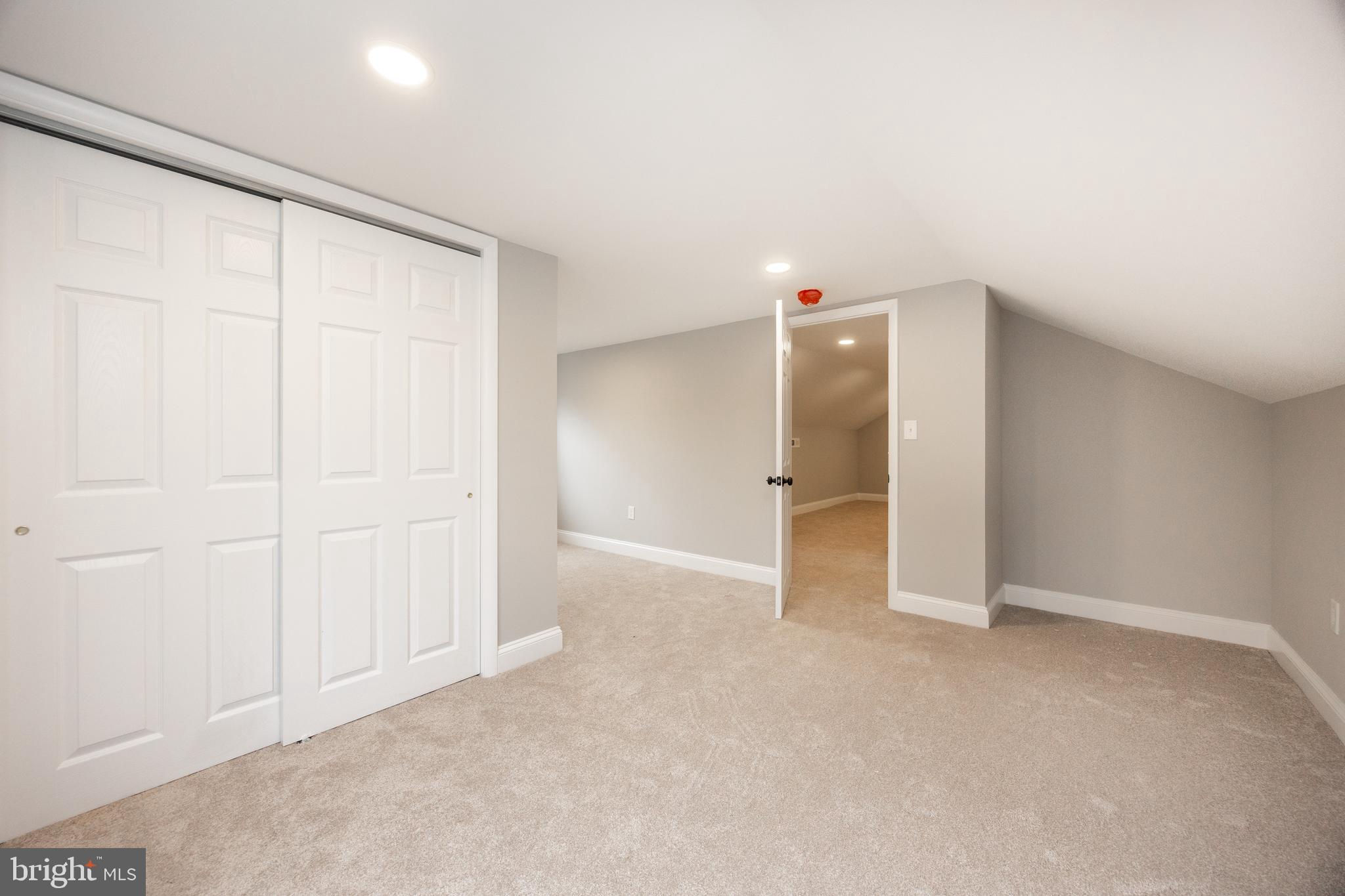60 Buckwalter Road Royersford, PA 19468 - Photo 29 of 40 an empty room with a natural light