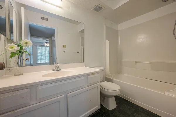 $1,350 | 6606 De Moss Drive, Unit 1212, Houston, TX 77074