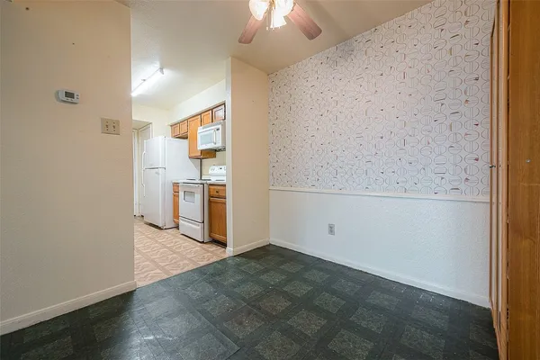 $1,350 | 6606 De Moss Drive, Unit 1212, Houston, TX 77074