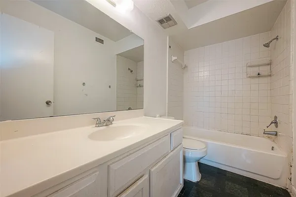 $1,350 | 6606 De Moss Drive, Unit 1212, Houston, TX 77074