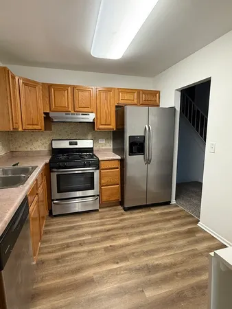 $285,000 | 252 Yellow Pine Drive, Bolingbrook, IL 60440