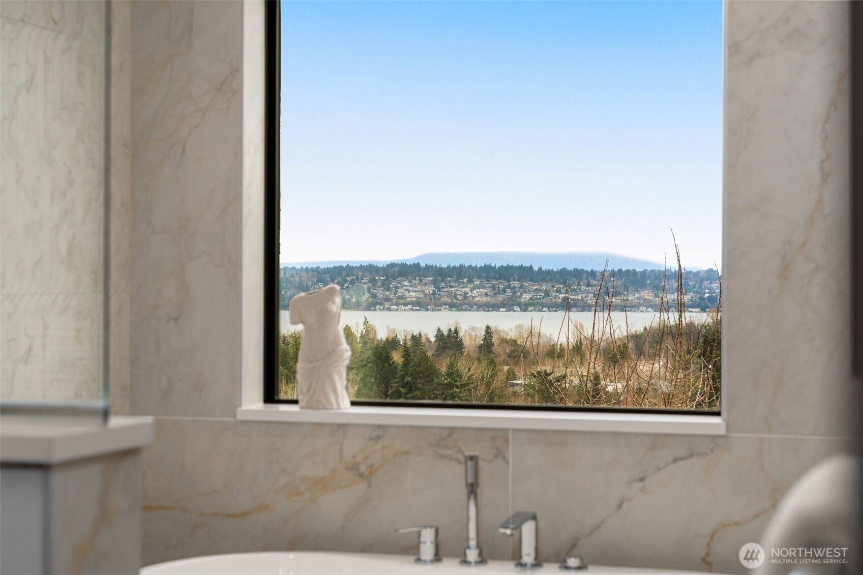 6038 50th Avenue Northeast, Unit A Seattle, WA 98115 - Photo 22 of 40