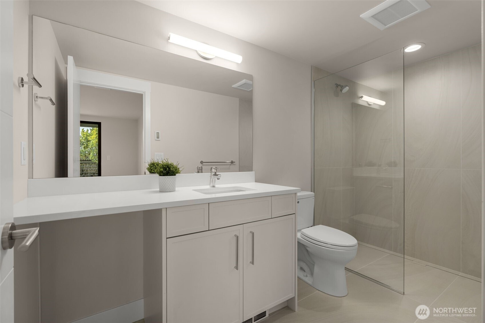 6038 50th Avenue Northeast, Unit A Seattle, WA 98115 - Photo 27 of 40