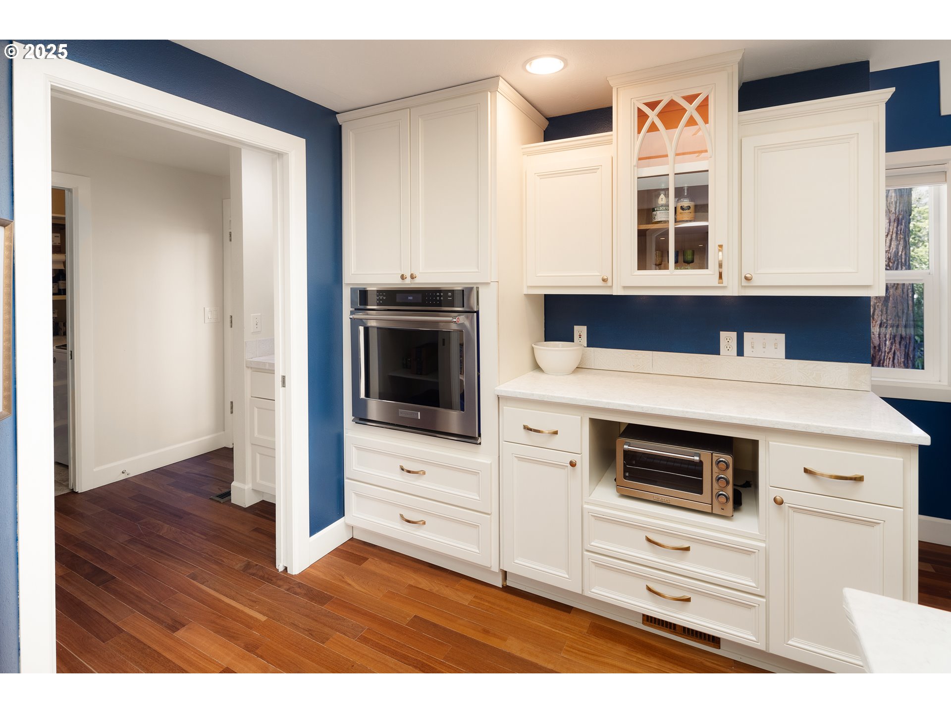 2977 Ingalls Way Eugene, OR 97405 - Photo 15 of 48 a kitchen with cabinets and appliances