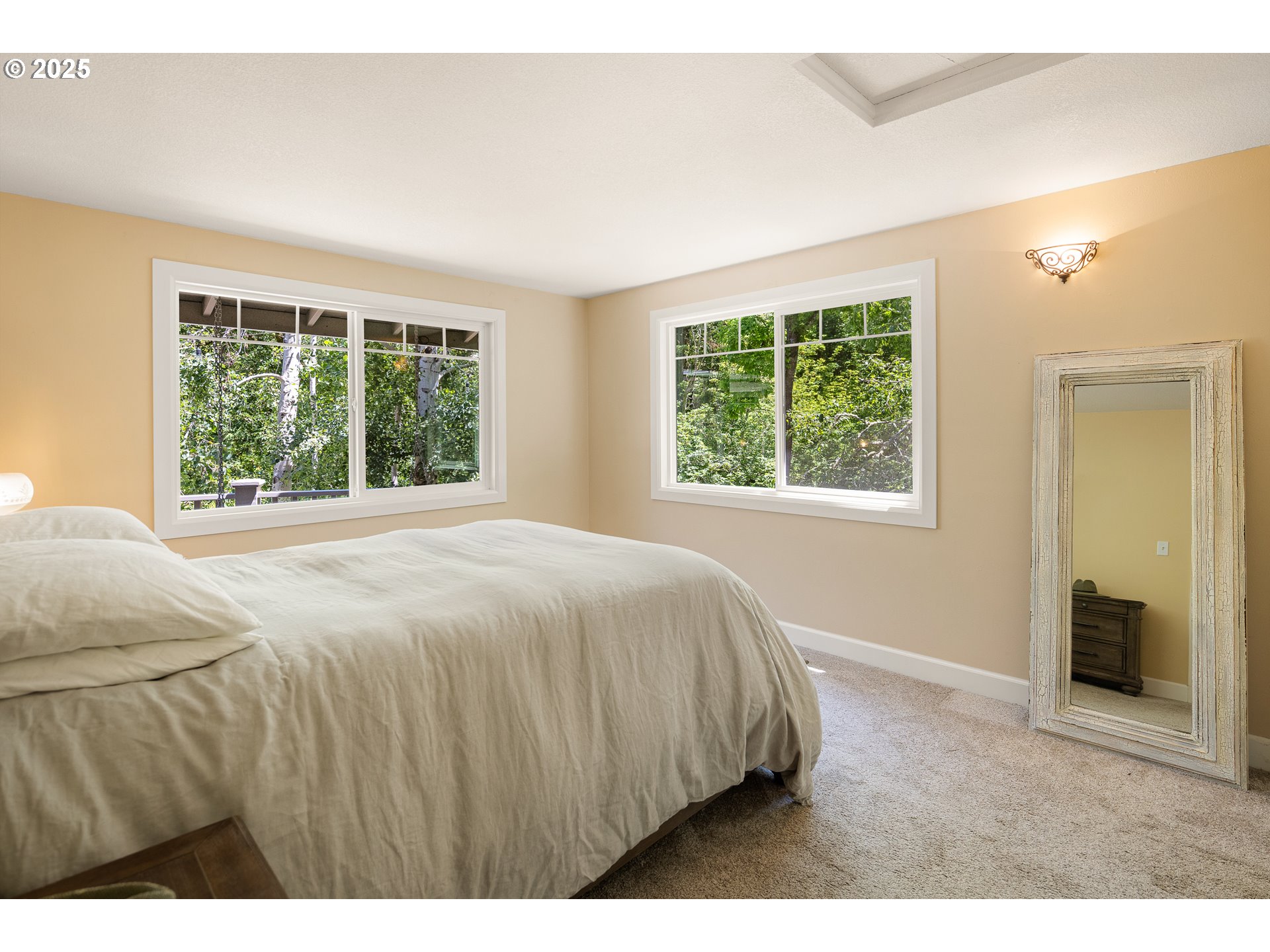 2977 Ingalls Way Eugene, OR 97405 - Photo 21 of 48 a bedroom with a bed and a window