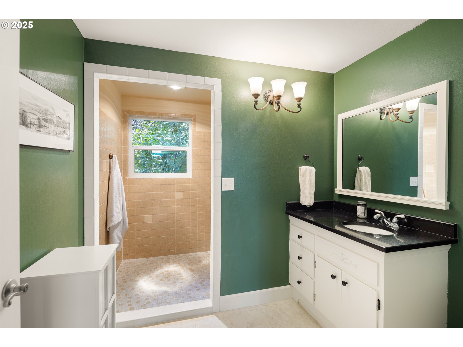 2977 Ingalls Way Eugene, OR 97405 - Photo 23 of 48 a bathroom with a sink and mirror