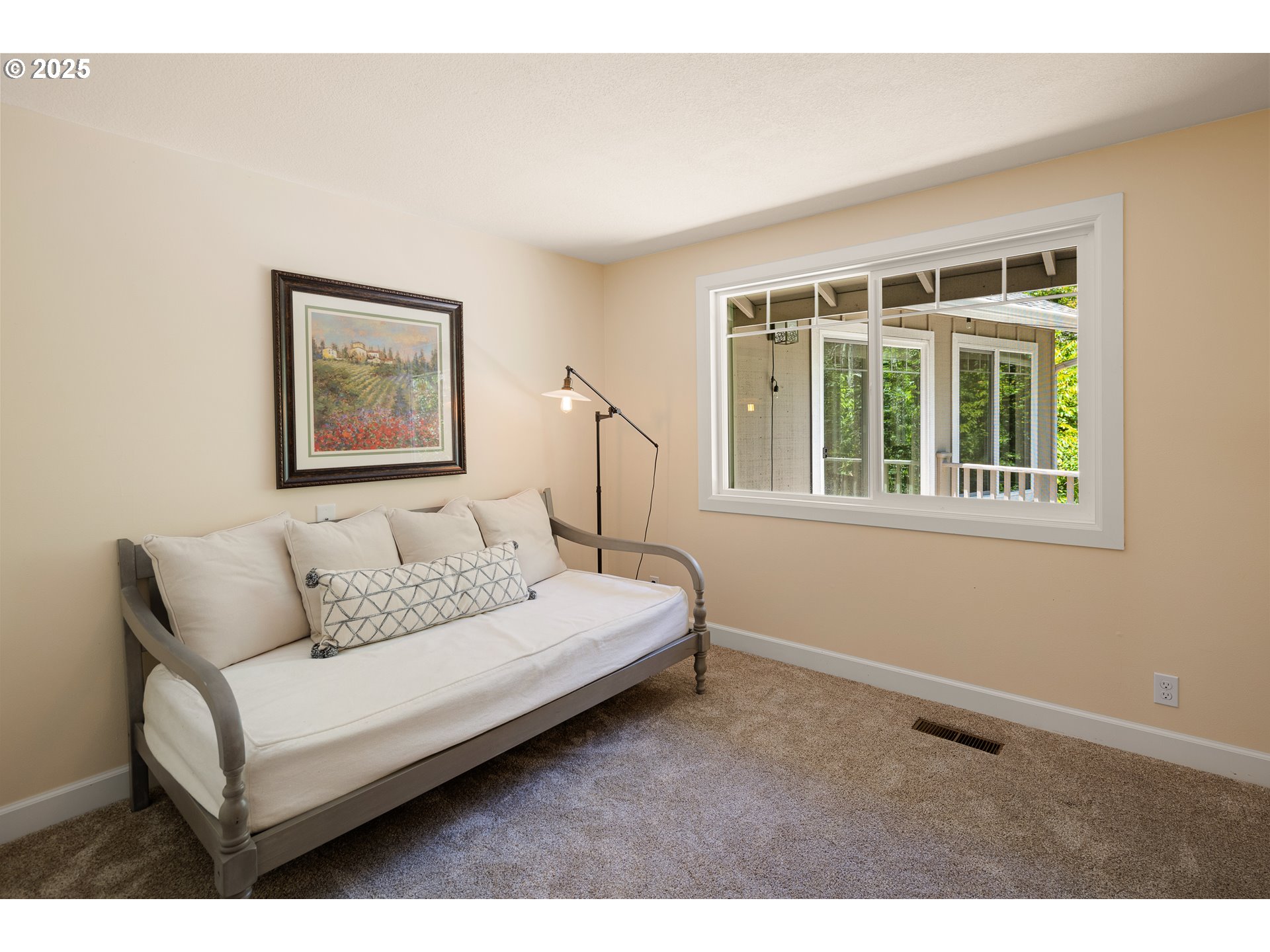 2977 Ingalls Way Eugene, OR 97405 - Photo 24 of 48 a living room with furniture and a window