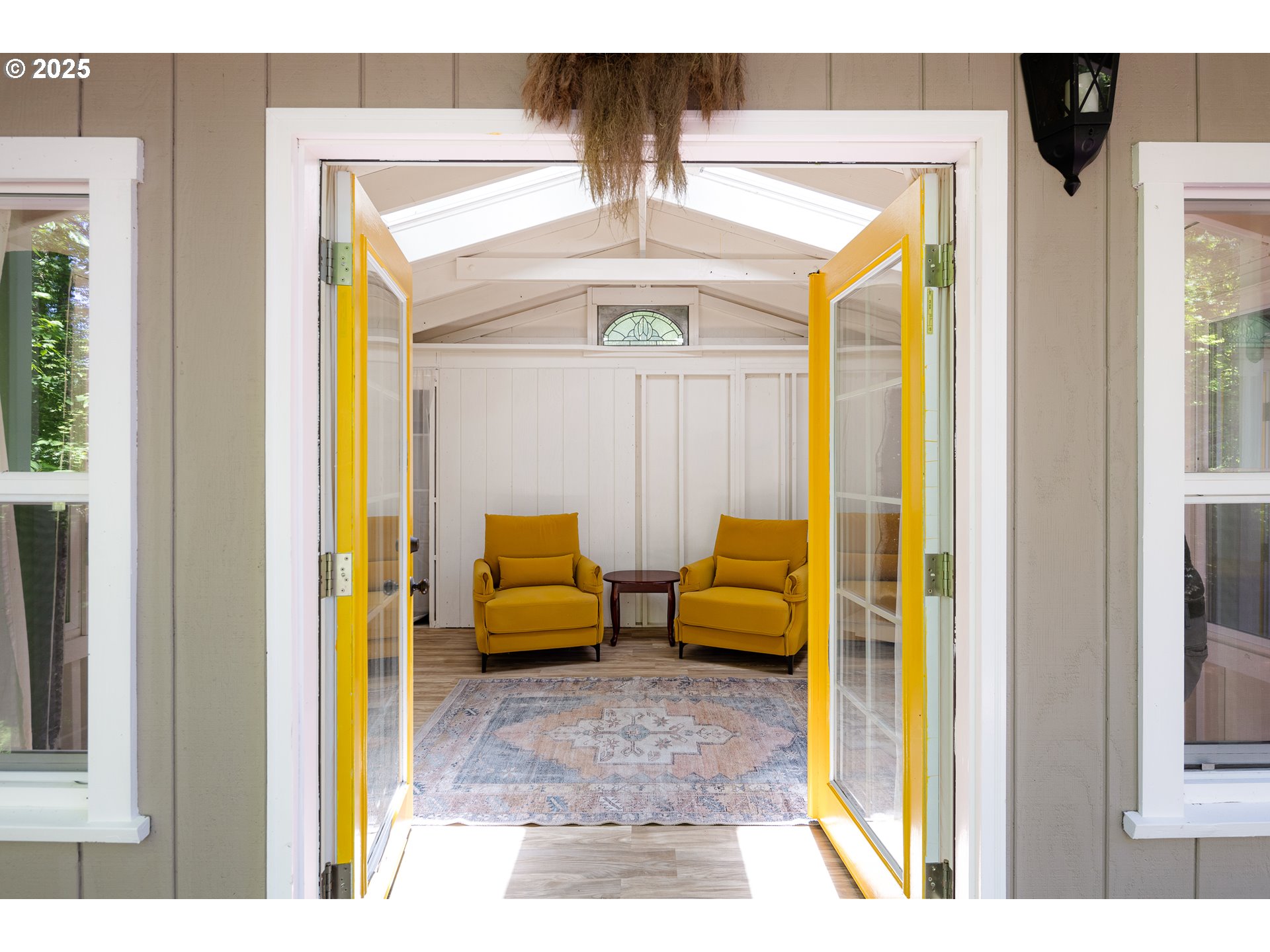 2977 Ingalls Way Eugene, OR 97405 - Photo 41 of 48 a view of living room filled with furniture