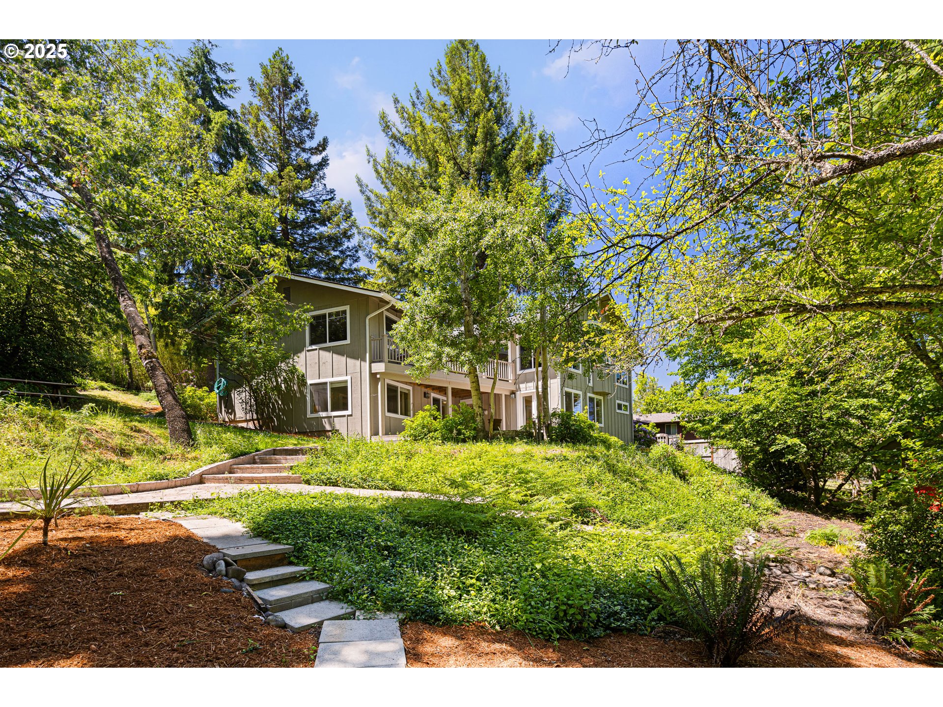 2977 Ingalls Way Eugene, OR 97405 - Photo 43 of 48 a view of outdoor space with garden