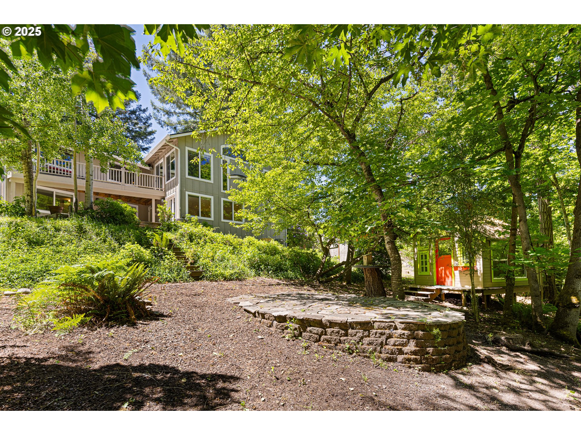2977 Ingalls Way Eugene, OR 97405 - Photo 44 of 48 a backyard of a house with lots of green space