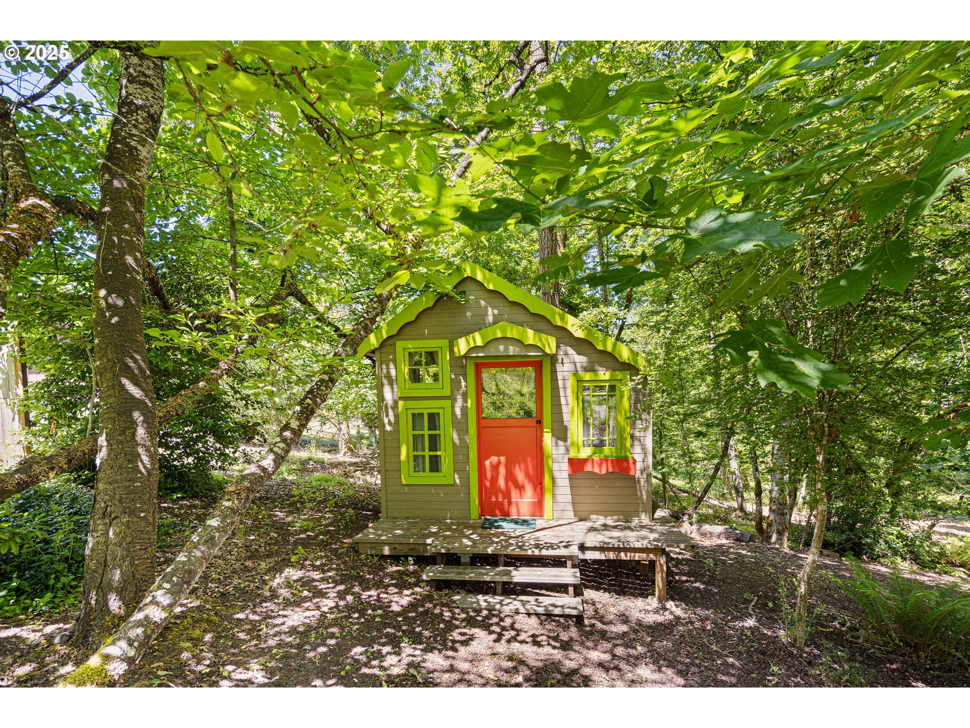2977 Ingalls Way Eugene, OR 97405 - Photo 45 of 48 a backyard of a house with lots of green space