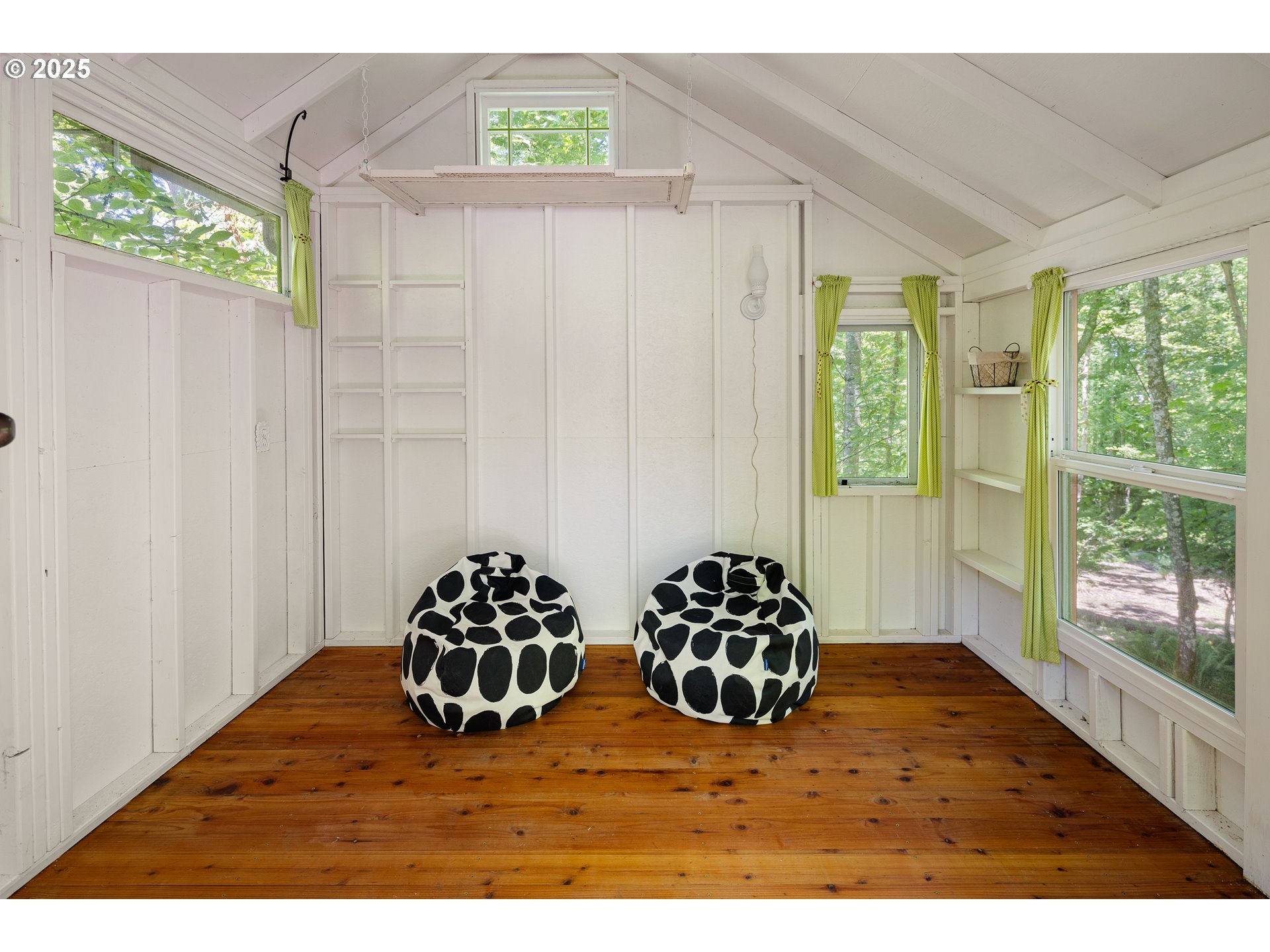 2977 Ingalls Way Eugene, OR 97405 - Photo 46 of 48 a bathroom with a sink and mirror