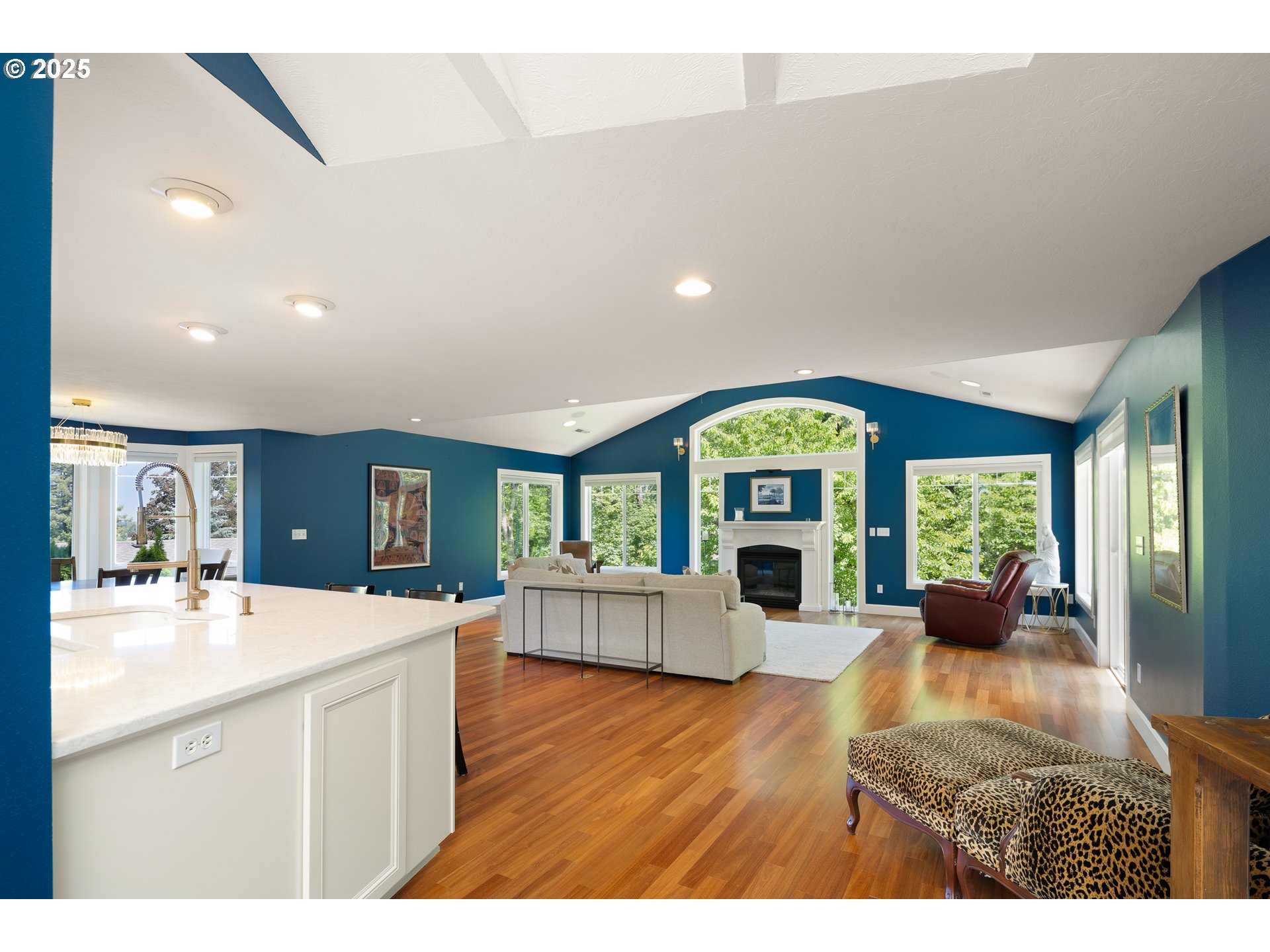 2977 Ingalls Way Eugene, OR 97405 - Photo 5 of 48 a living room with furniture and a large window