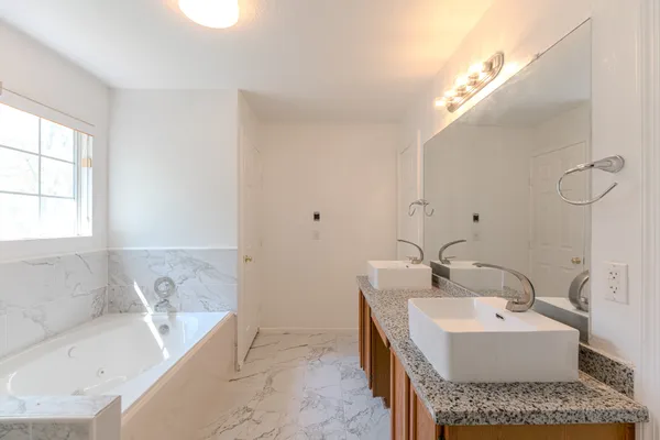 $3,300 | 34 East Trillium Circle, The Woodlands, TX 77381