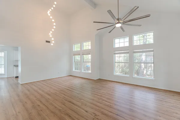 $3,300 | 34 East Trillium Circle, The Woodlands, TX 77381