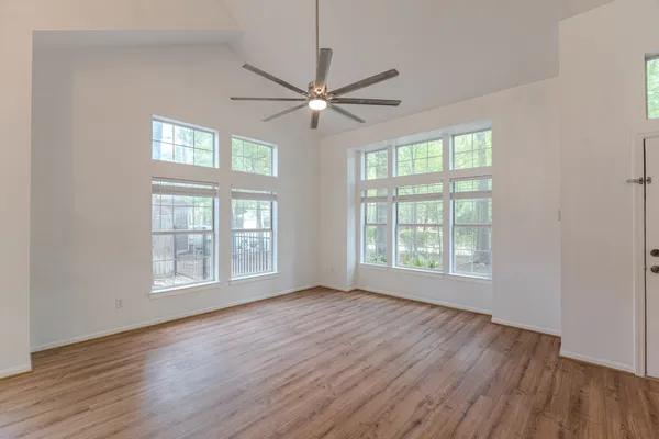 $3,300 | 34 East Trillium Circle, The Woodlands, TX 77381