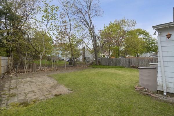 38 Bridle Road Billerica, MA 01821 - Photo 14 of 18 Gallery Image 14