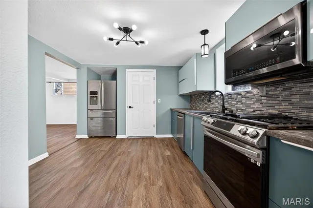 $2,295 | 3227 Regal Place, St. Louis, MO 63139