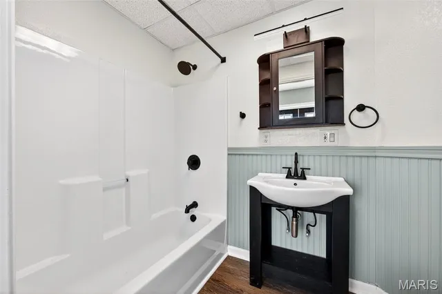 $2,295 | 3227 Regal Place, St. Louis, MO 63139