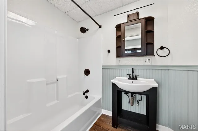 $2,295 | 3227 Regal Place, St. Louis, MO 63139