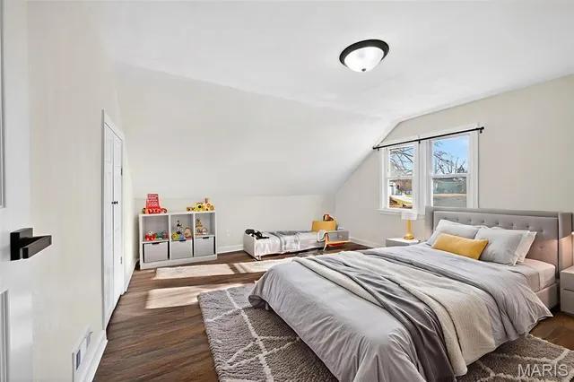 $2,295 | 3227 Regal Place, St. Louis, MO 63139