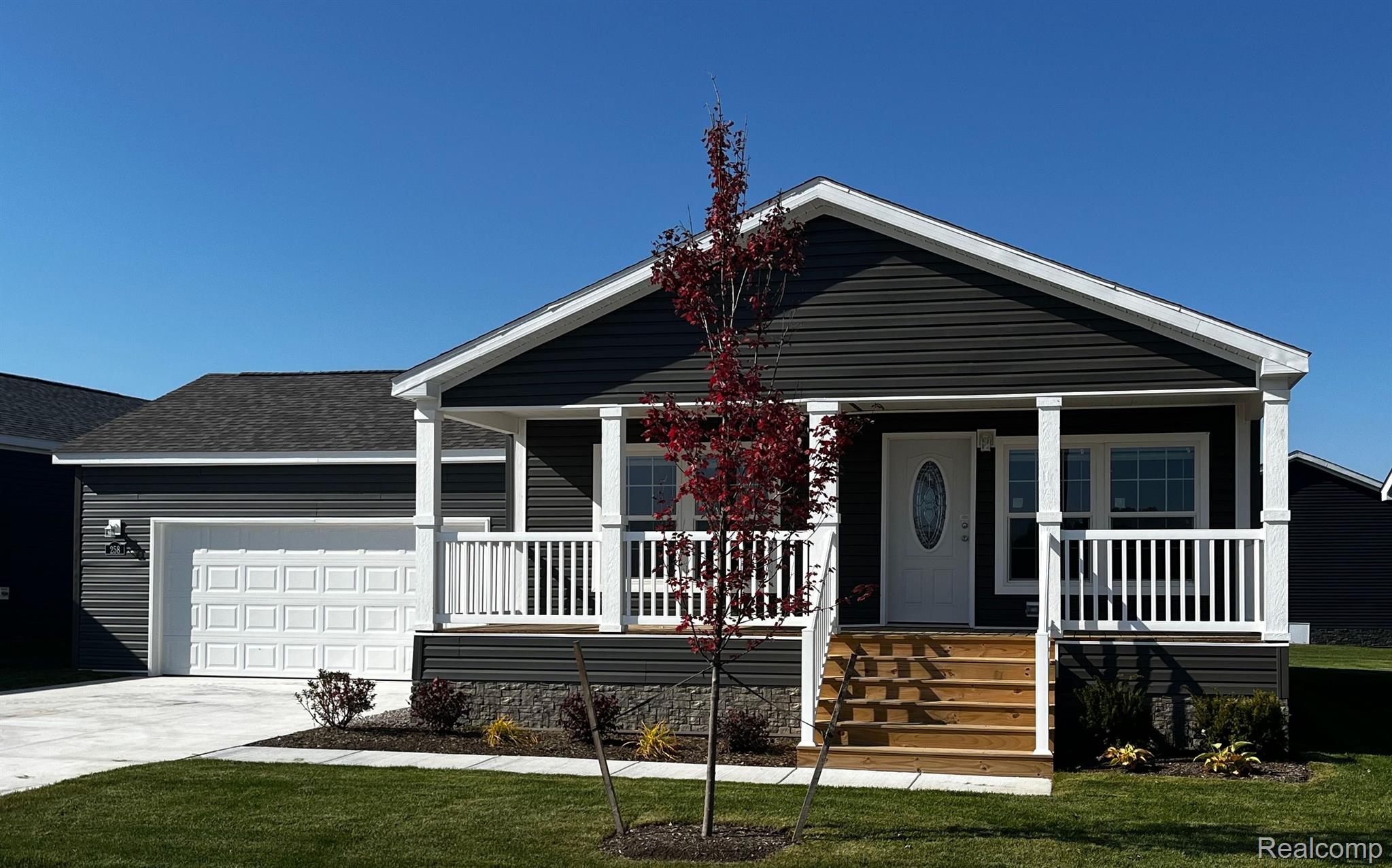 258 Riviera Drive Lapeer, MI 48446 - Photo 2 of 36 Gallery Image 2