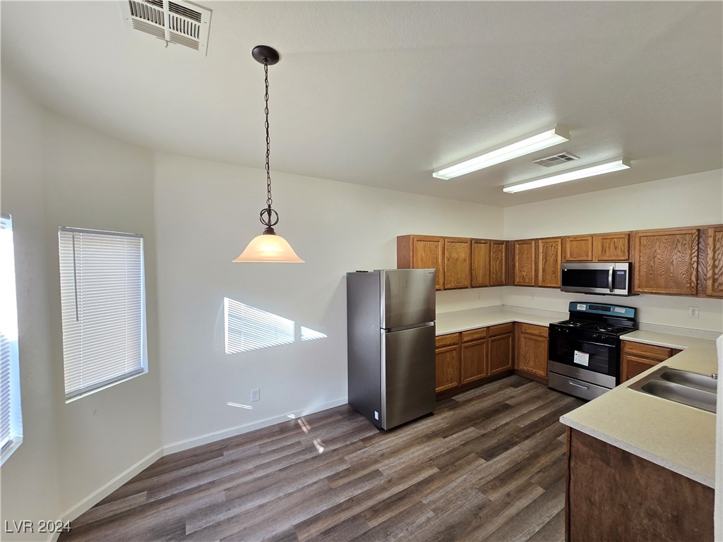 5971 Crumbling Ridge Street Henderson, NV 89011 - Photo 5 of 21